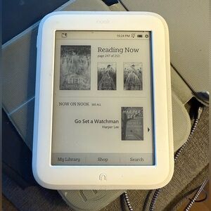 Nook E-Reader in Classic White